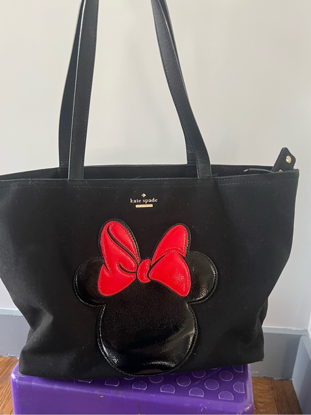 kate spade black tote with red bow Minnie silhouette